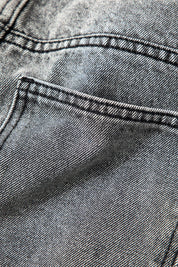 Charlotte Pembroke | High-Waist Straight-Leg Jeans med Asymmetrisk Design