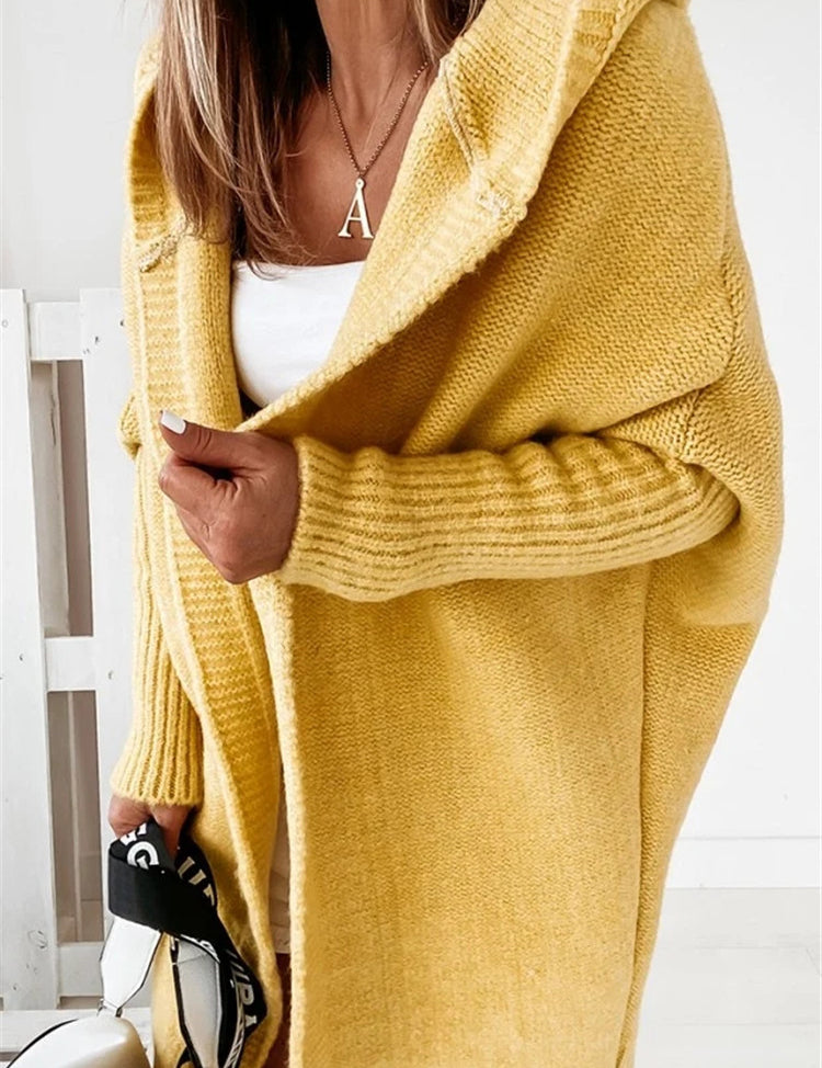 Gry Werner | Oversized kardigan s kapucí a netopýřími rukávy