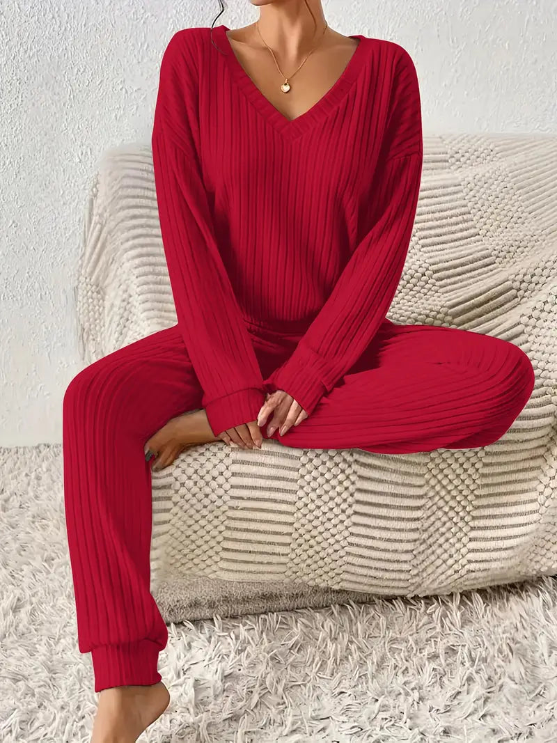 Amelia Laurent | Ribbet loungewear sæt med V-hals