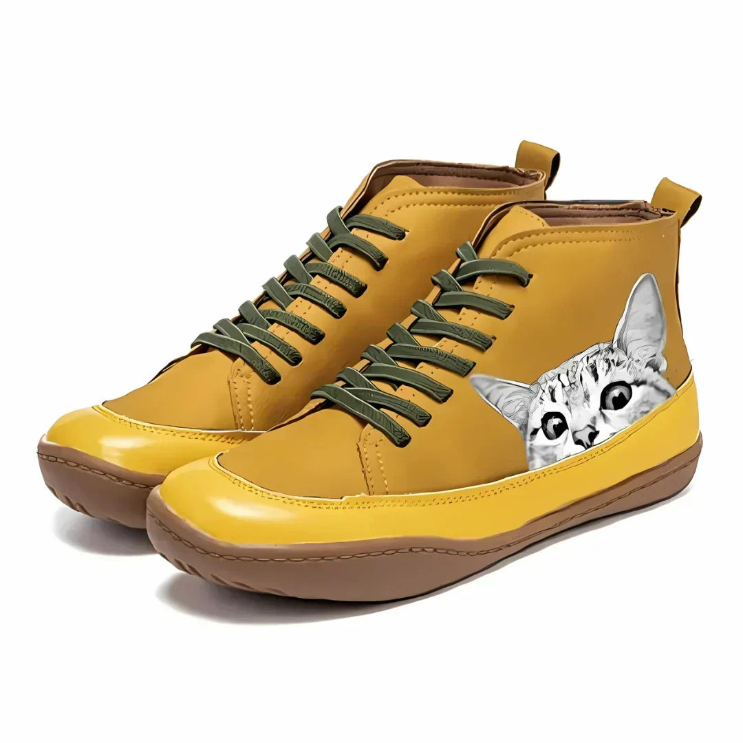 Nynne Ahler | High-Top-Stiefel mit Katzenmotiv