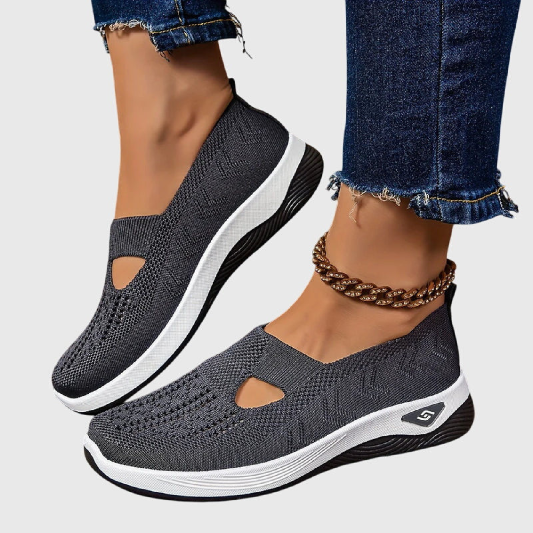 Elena Moretti | Åndbare slip-on sneakers i let strikdesign