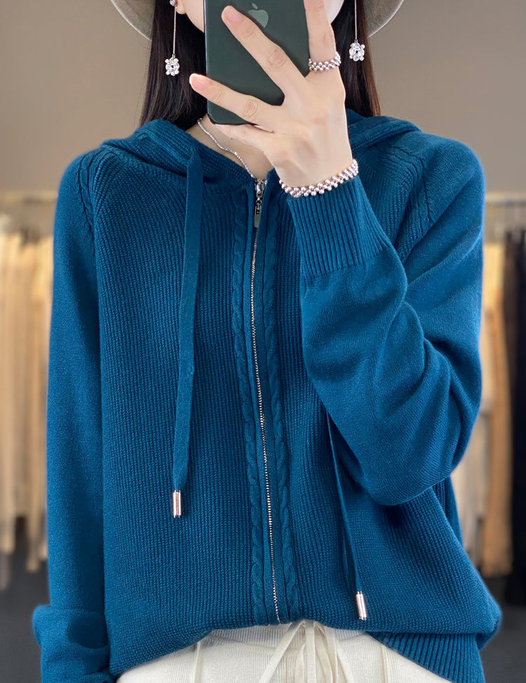 Camilla Dahl | Strikket hoodie-cardigan med lynlås i beige