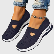 Elena Moretti | Åndbare slip-on sneakers i let strikdesign