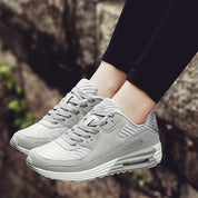 Camilla Lindberg | Sneakers i Rosa med Mesh og Snøredetalje