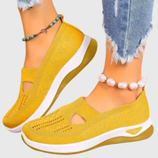 Elena Moretti | Åndbare slip-on sneakers i let strikdesign