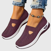 Elena Moretti | Åndbare slip-on sneakers i let strikdesign