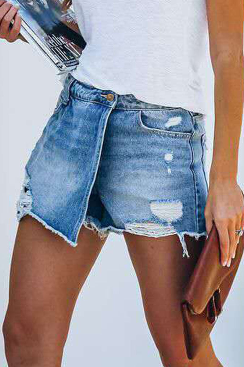 Alessia Marchetti | Asymmetriske Mini Denim Shorts med Rå Slid