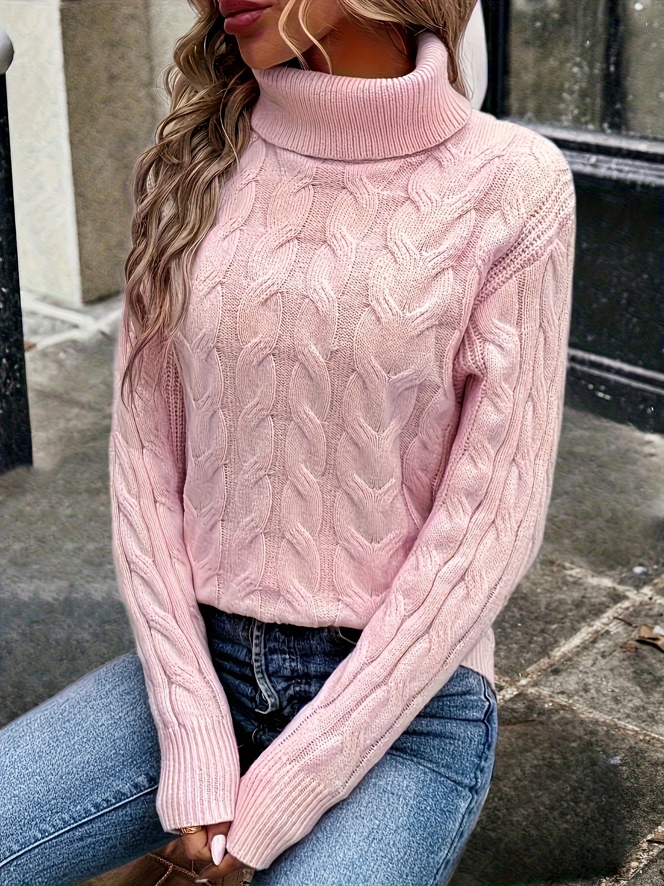 Lise Bonde | Pullover mit Zopfmuster und Rollkragen in Rot