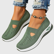 Elena Moretti | Åndbare slip-on sneakers i let strikdesign