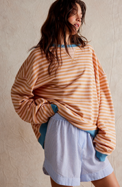 Loretta | Stribet Relaxed Fit Sweater med Blåt & Hvidt Mønster