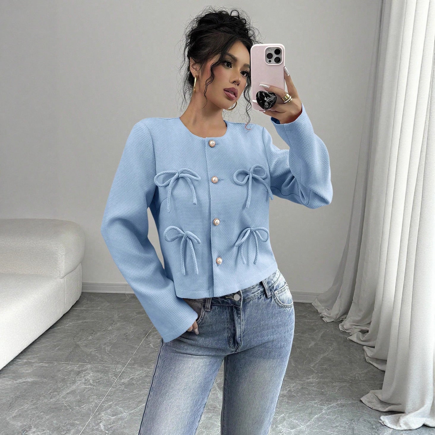 Ella Vang | Cropped tweed-jakke med sløjfedetaljer og perleknapper