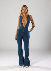 Margot Sinclair | Denim-dragt med hjerteformet udsnit og flare-ben