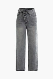 Charlotte Pembroke | High-Waist Straight-Leg Jeans med Asymmetrisk Design