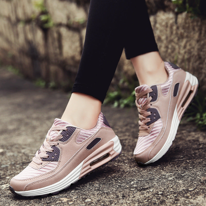 Camilla Lindberg | Sneakers i Rosa med Mesh og Snøredetalje