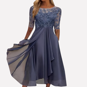 Isabella Moretti | Elegant luksus midi kjole i blonde og chiffon