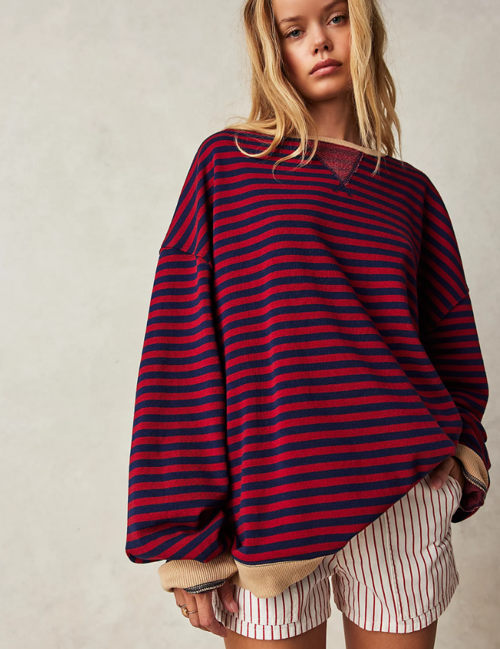 Ottilie Ravenna | Oversized stribet sweatshirt i blå og hvid