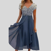 Camille Laurent | Elegant luksus midi kjole med firkantet hals