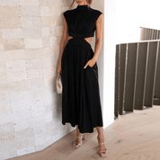Valerie Ashford | Midi-kjole med cutout-detalje og elegant stand-up krave