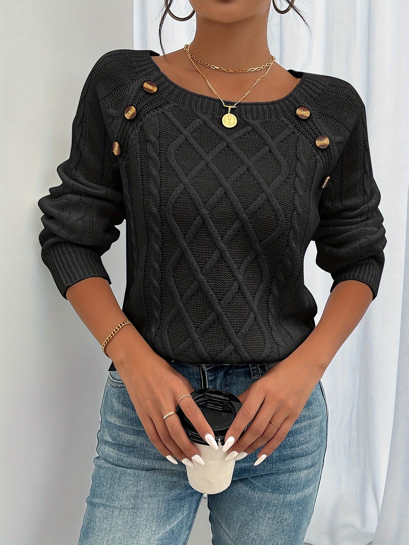 Birgitte Kruse | Strikket Sweater med Knapdetaljer