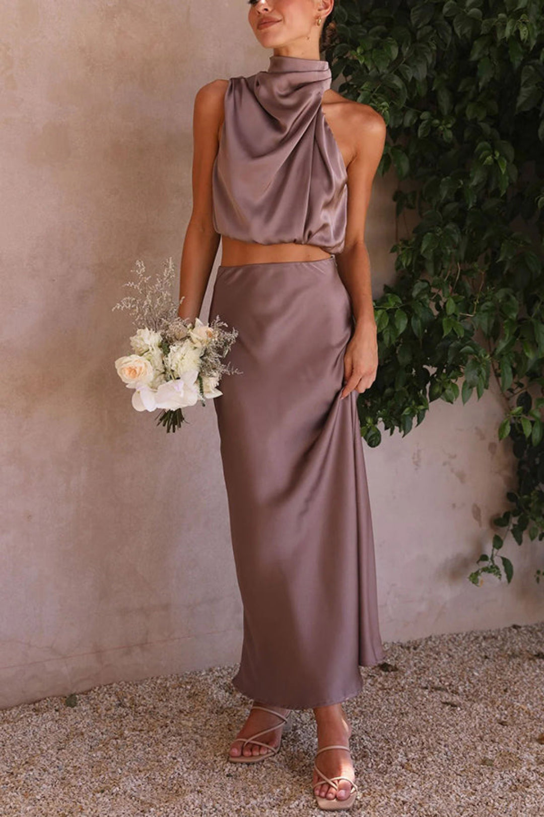 Noémie Delisle | Satinsæt med cropped top og maxi nederdel