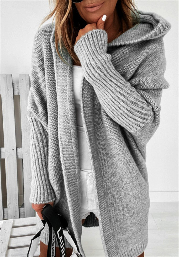 Gry Werner | Oversized kardigan s kapucí a netopýřími rukávy