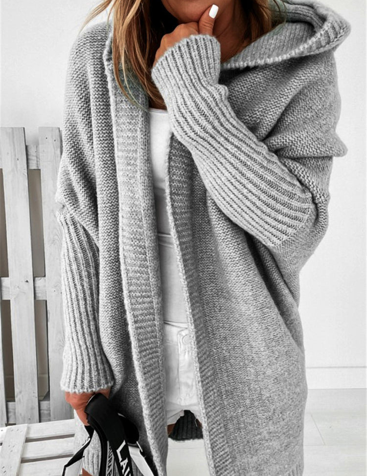 Gry Werner | Oversized kardigan s kapucí a netopýřími rukávy