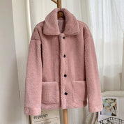 Anna Solberg | Teddy-frakke i pink shearling-look