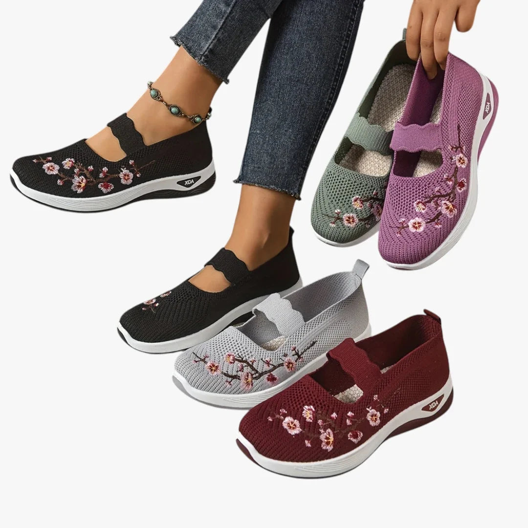 Rikke Nielsen | Slip-on Sneakers med Broderi og Svangstøtte