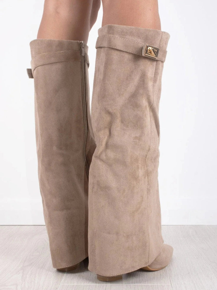 Margot Ashburn | Klassiske Suede Støvler i Beige