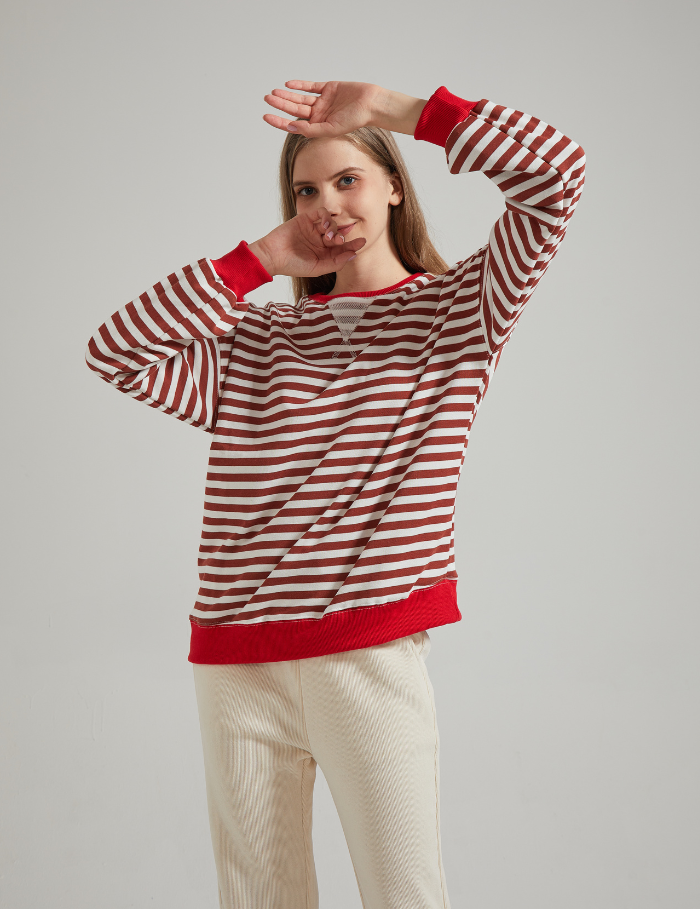 Ottilie Ravenna | Oversized stribet sweatshirt i blå og hvid