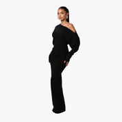 Sofia Bellini | Off-shoulder midi kjole i blødt strikdesign