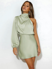 Oriana Ashford | Midi-kjole med asymmetrisk én-skulder design