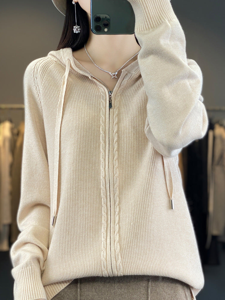 Camilla Dahl | Strikket hoodie-cardigan med lynlås i beige
