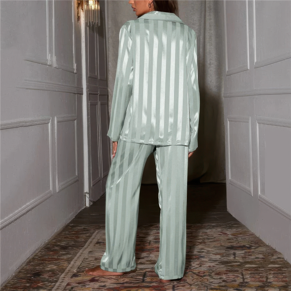 Lotte Sørensen | Luxurious satin pajama set for women