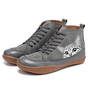 Nynne Ahler | High-Top-Stiefel mit Katzenmotiv