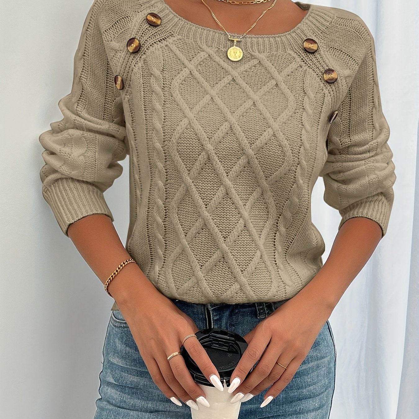 Birgitte Kruse | Strikket Sweater med Knapdetaljer