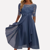 Isabella Moretti | Elegant luksus midi kjole i blonde og chiffon