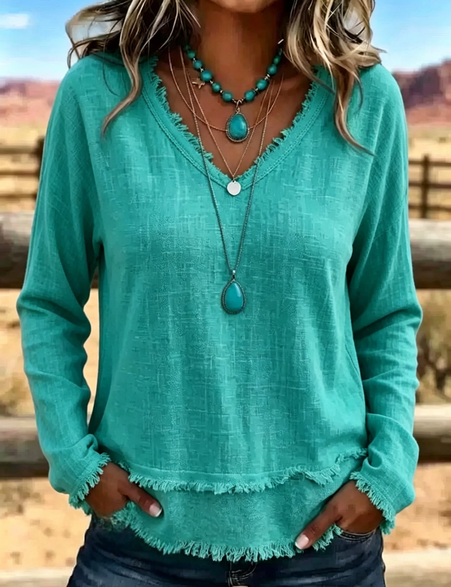 Line Dahl | Boheme-bluse med V-hals og frynsedetaljer