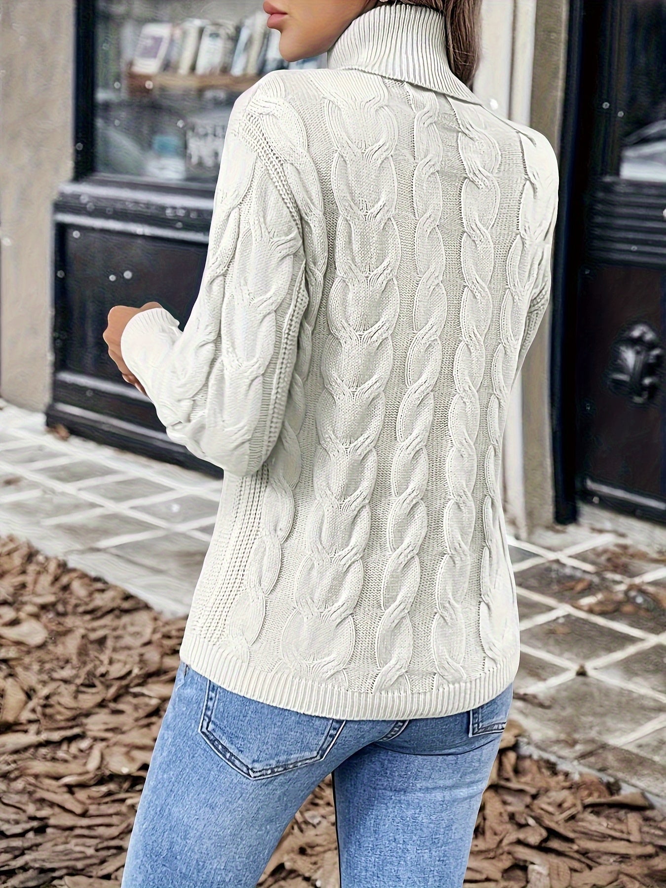 Lise Bonde | Pullover mit Zopfmuster und Rollkragen in Rot