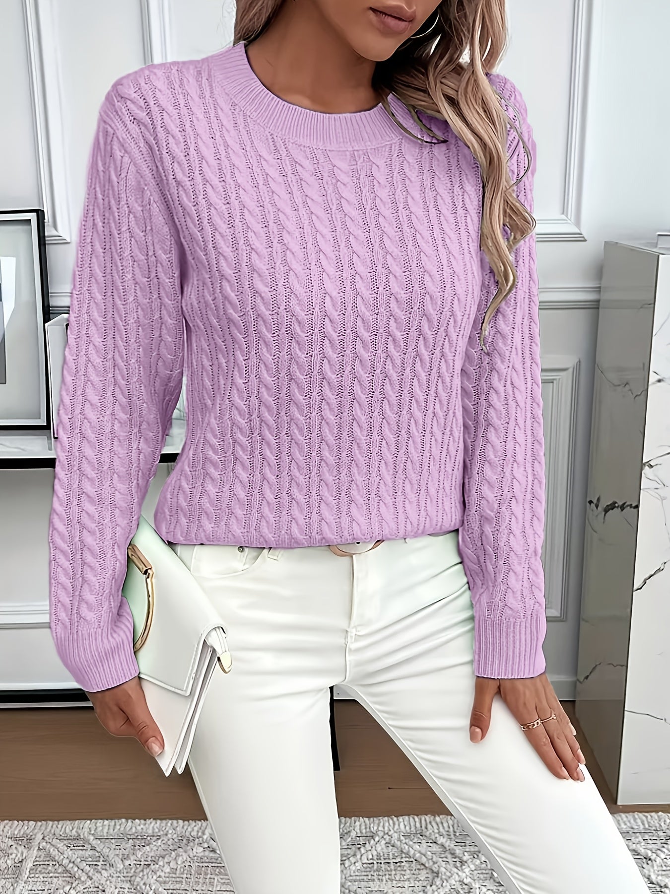 Lotte Andersen | Cable-Strikket Sweater med Rund Hals