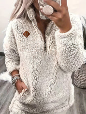 Signe Berg | Plysset Sherpa-pullover med Halv Lynlås