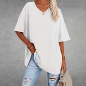 Sienna Moreau | Oversized V-hals T-shirt med afslappet elegance