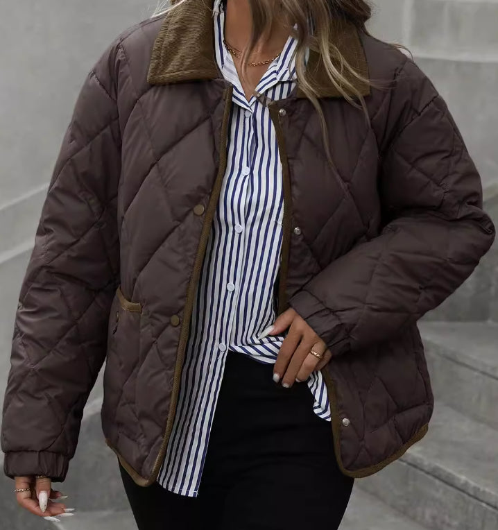 Mette Rasmussen | Wattierte Steppjacke mit Kragen in Dunkelbraun