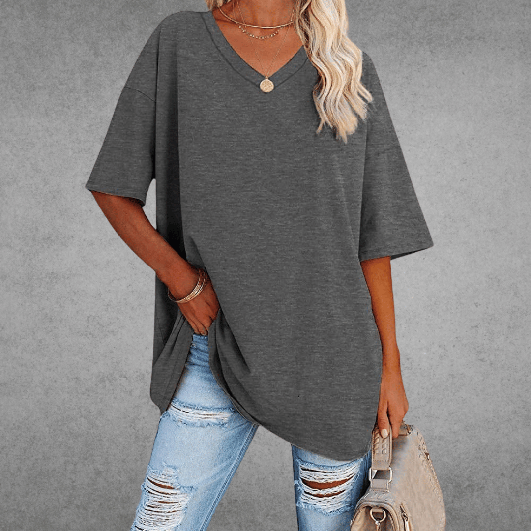 Sienna Moreau | Oversized V-hals T-shirt med afslappet elegance