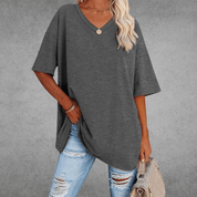 Sienna Moreau | Oversized V-hals T-shirt med afslappet elegance