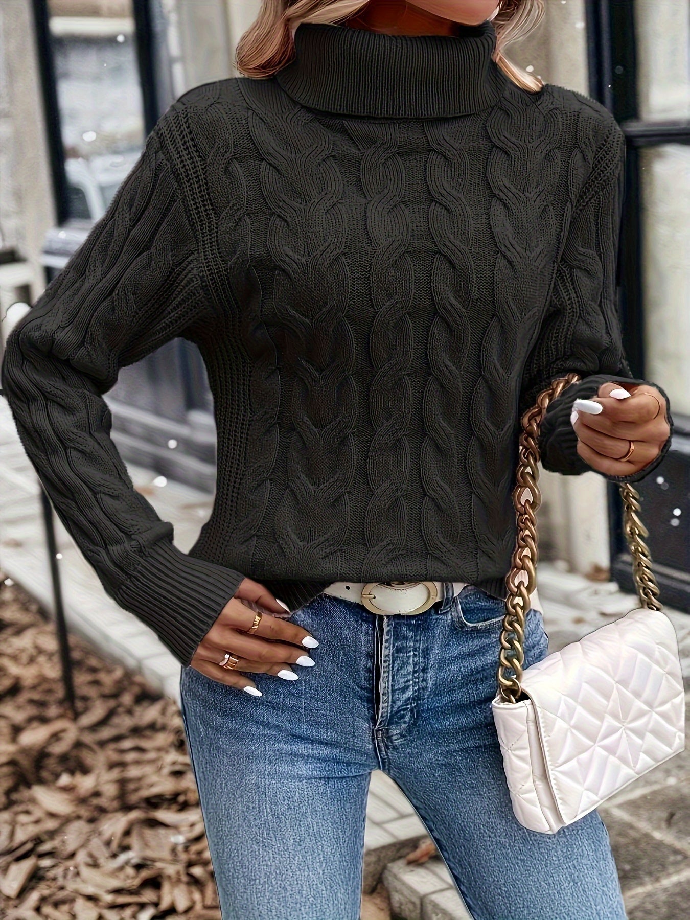 Lise Bonde | Pullover mit Zopfmuster und Rollkragen in Rot