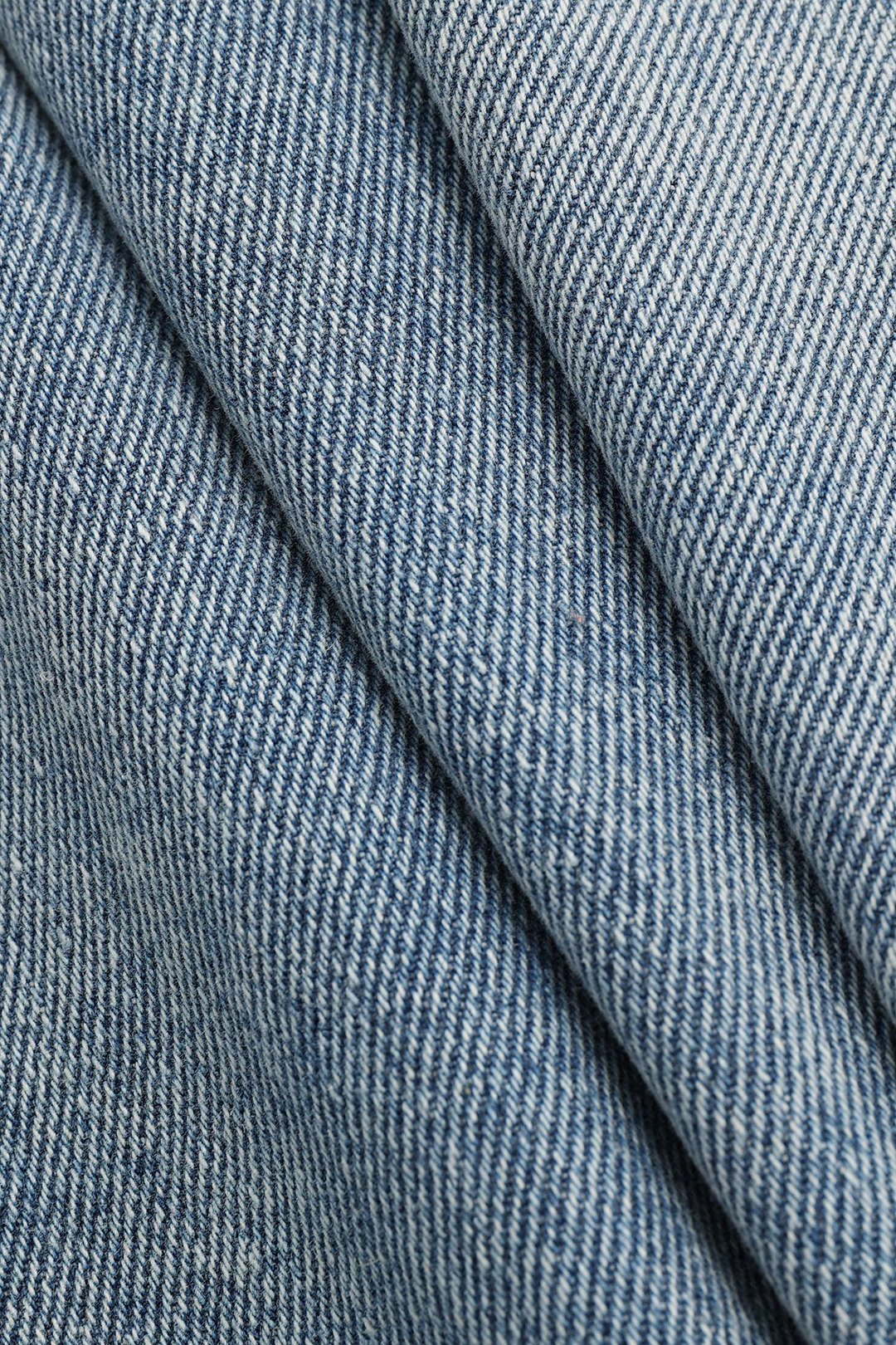 Charlotte Pembroke | High-Waist Straight-Leg Jeans med Asymmetrisk Design