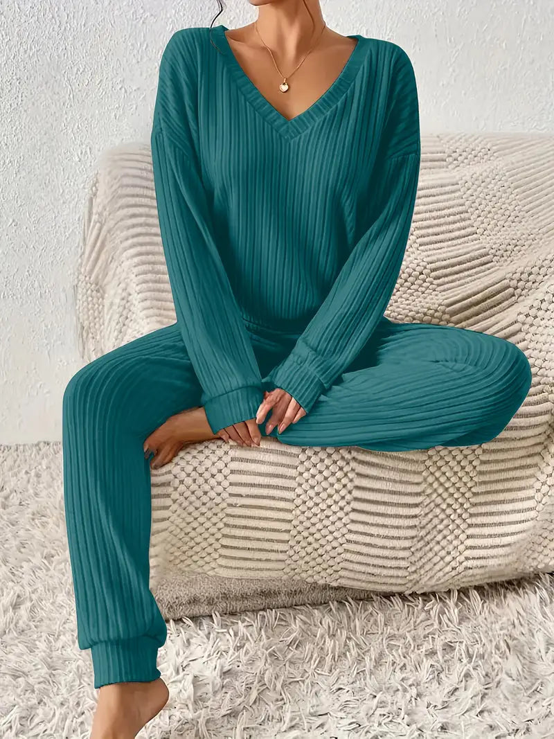 Amelia Laurent | Ribbet loungewear sæt med V-hals