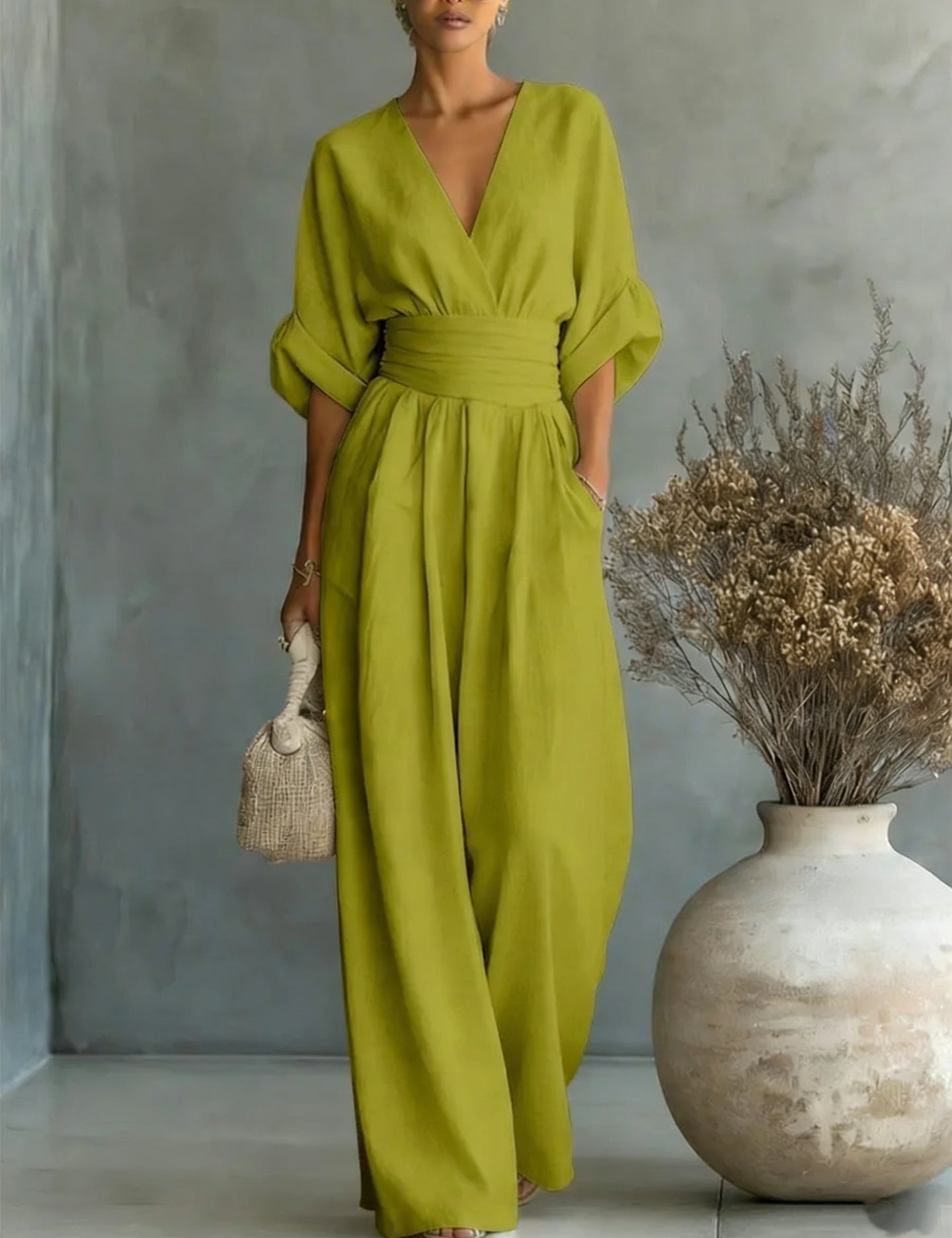Renata Olivares | Wide-leg jumpsuit med V-hals til kvinder