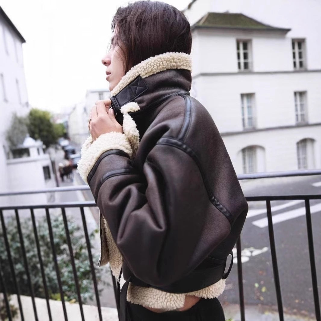 Lærke Juul | Cropped shearling-jakke i læderlook